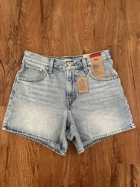 NWT Levi’s Cinch Mid-Thigh Shorts